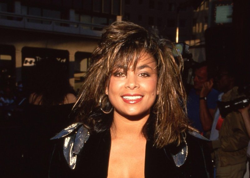 Nekada je žarila i palila MTV-jem: Pogledajte kako u sedmom desetljeću izgleda Paula Abdul