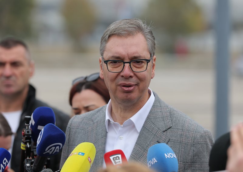 Vučićev SNS zabranio novinarima iz četiri redakcije ulazak u izborni stožer