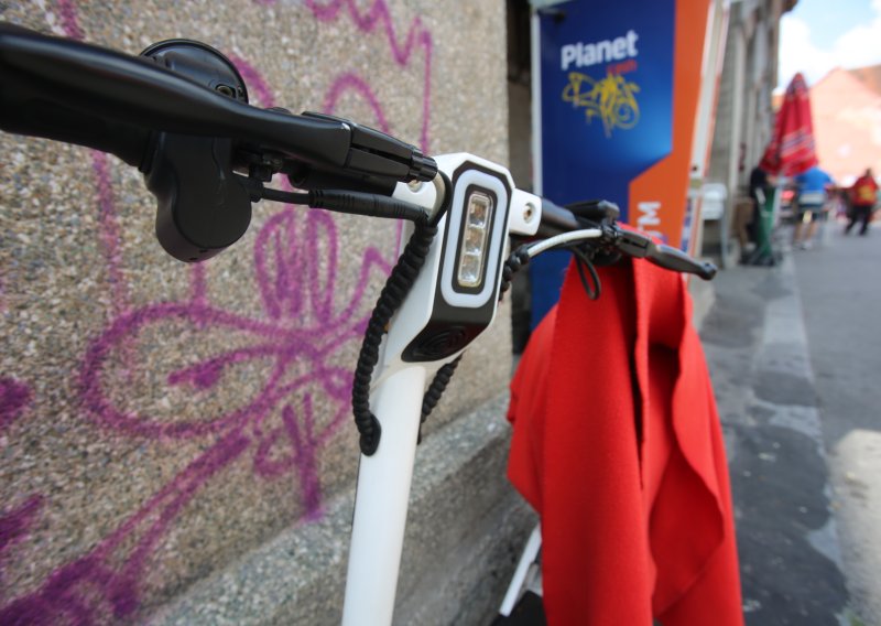 Još jedna nesreća s električnim romobilom: Maloljetnica završila u bolnici