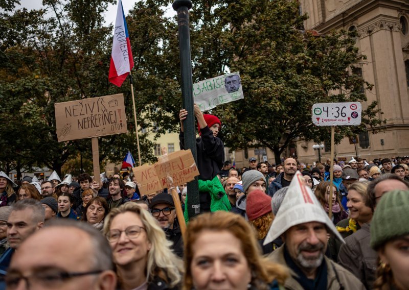Prag na nogama zbog Babiševa plana: 'Ne želimo natrag cenzuru'