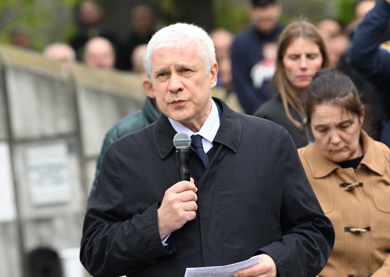 Bivši predsjednik Srbije objavio dramatično upozorenje: 'Nasilnici se okupljaju, imaju strategiju'
