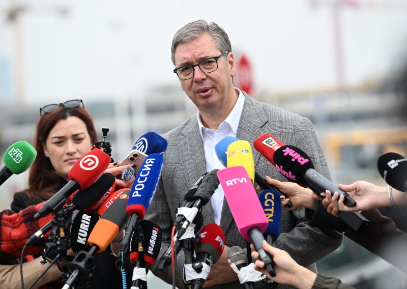 Brutalna poruka slovenske europarlamentarke: 'Vučiću, svijet vas promatra. Dosta je bilo!'