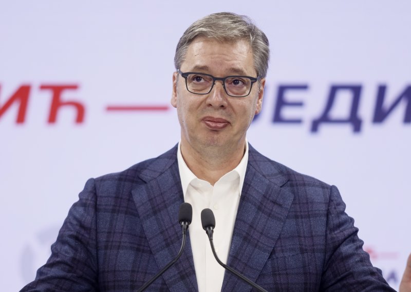 'Nemoj, Mile, plakati': Dubioza kolektiv novom pjesmom ismijala Vučića i Dodika