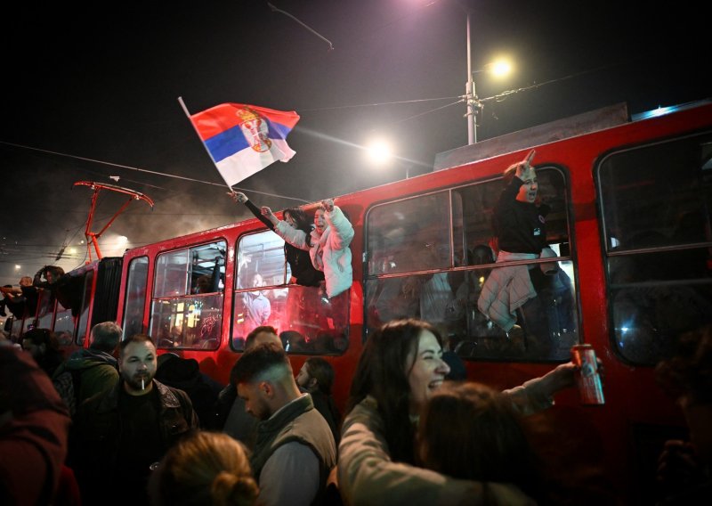 Guardian u Beogradu: Prizori iz Srbije obišli planet, jedna rečenica govori sve