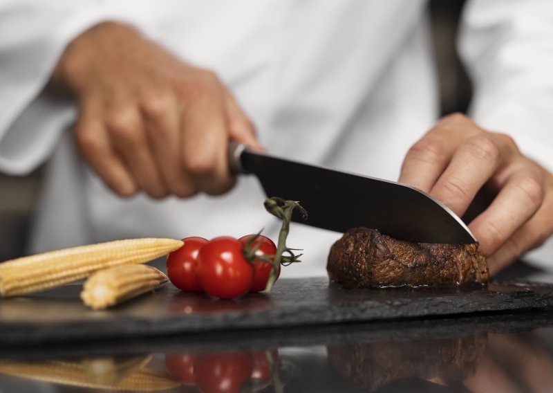 Kuharski trikovi profesionalnih chefova: Jednostavne navike koje hranu podižu na restoransku razinu