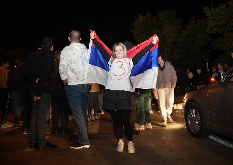 FOTO/VIDEO Građani Banje Luke izašli na ulice i poručili 'Mile, ti si sljedeći!'