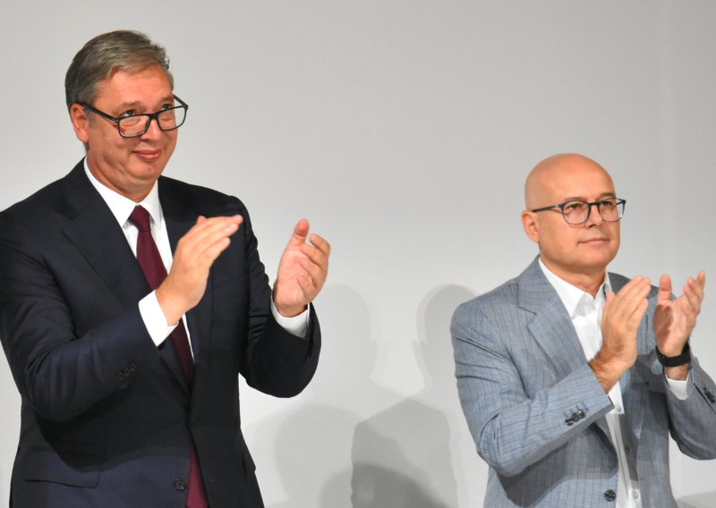 Šef SNS-a Vučević otkrio što se događalo iza zatvorenih vrata: 'Vučić nas je pozvao...'