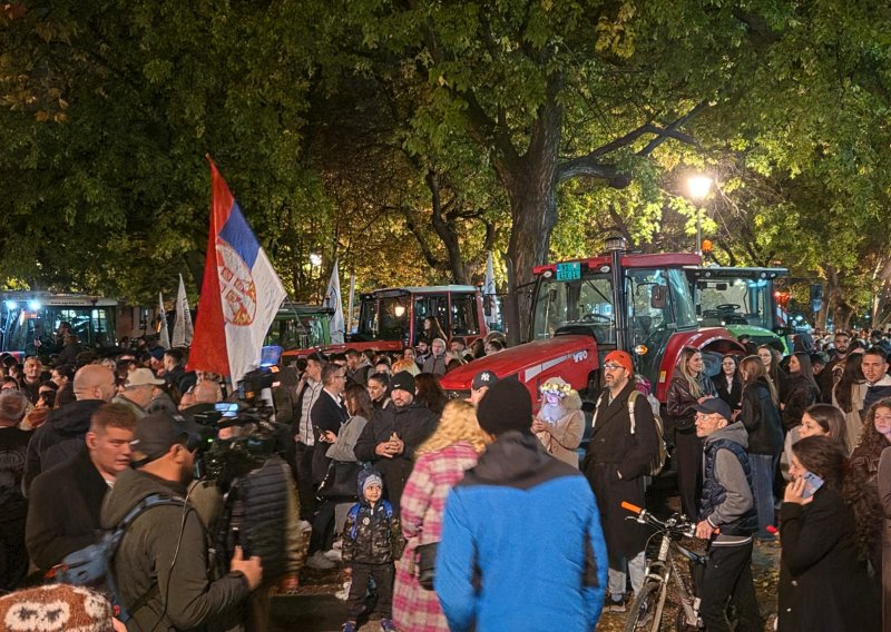 'Stižu traktori': Vojvođanski studenti slave pobjedu u posebnom društvu