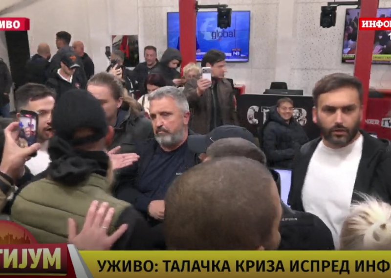 VIDEO Pogledajte talačku situaciju u programu Informera: Svjetina uletjela u studio