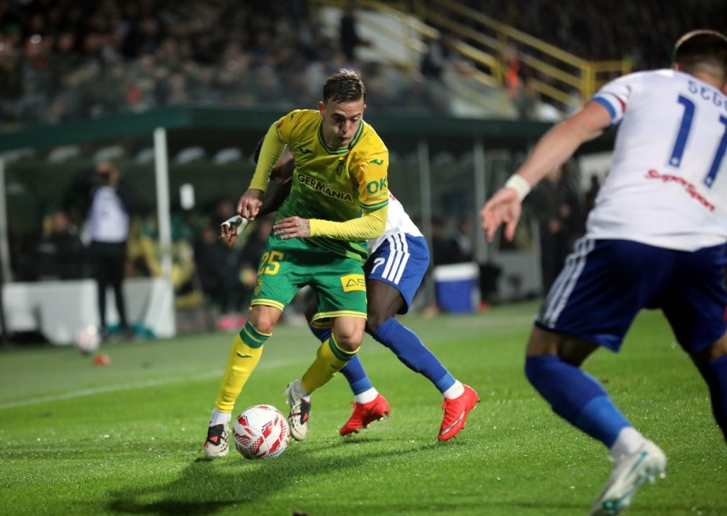 Istra je gubila od Hajduka 0:2, ali uspjela je prekinuti pobjednički niz Splićana