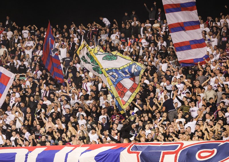 Torcida na utakmicu Hajduka ušla tek u 15. minuti, a onda podigla zanimljivu poruku