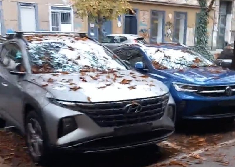 'Pa što se ovdje dogodilo?!' Zagrepčane zatekao prizor u Deželićevoj, netko redom trgao registracije