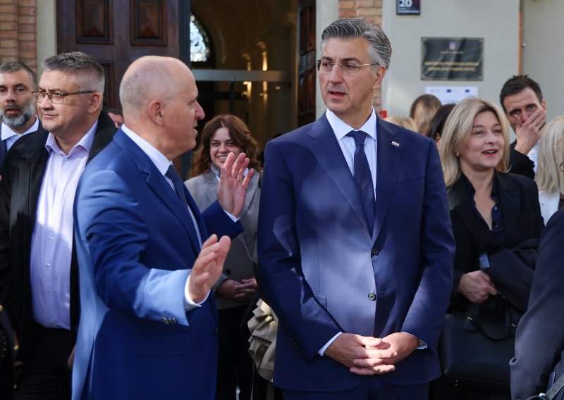 FOTO Plenković o brzini obnove nakon potresa: 'Nije to Sport Billy da izvadi čarobni štapić'