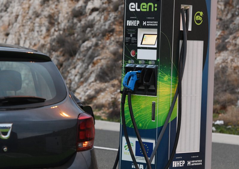 Pomaknut rok prijava za poticaje za električna vozila