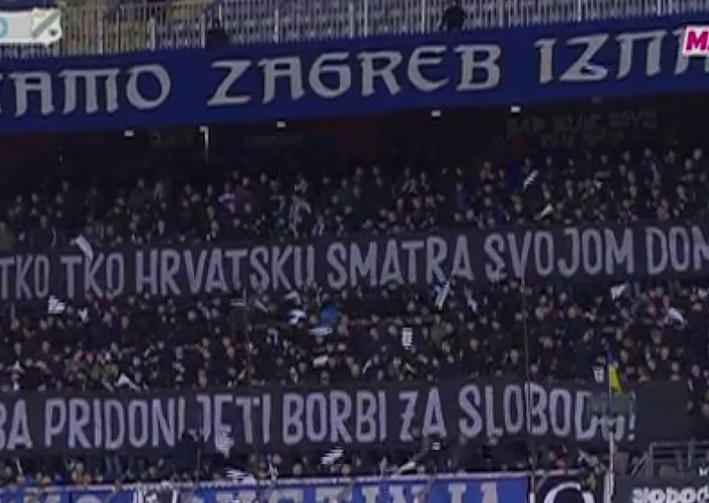 Bad Blue Boysi izveli poseban performans na Maksimiru: Pogledajte kome su posvetili papirnate avione