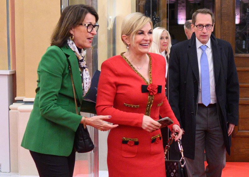 Svi pogledi pratili su Kolindu Grabar-Kitarović u boji koja nikad ne prolazi nezapaženo
