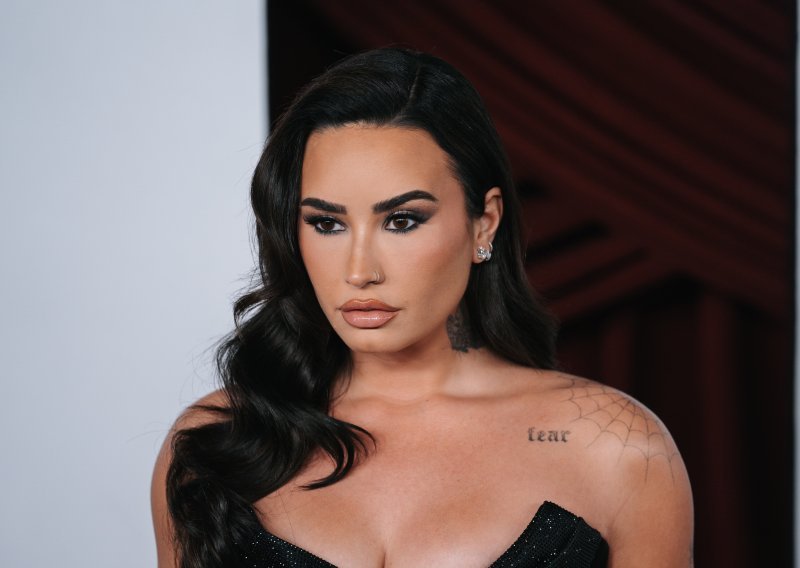 Demi Lovato završila u bolnici: Otkrila detalje hospitalizacije pa obrisala objavu