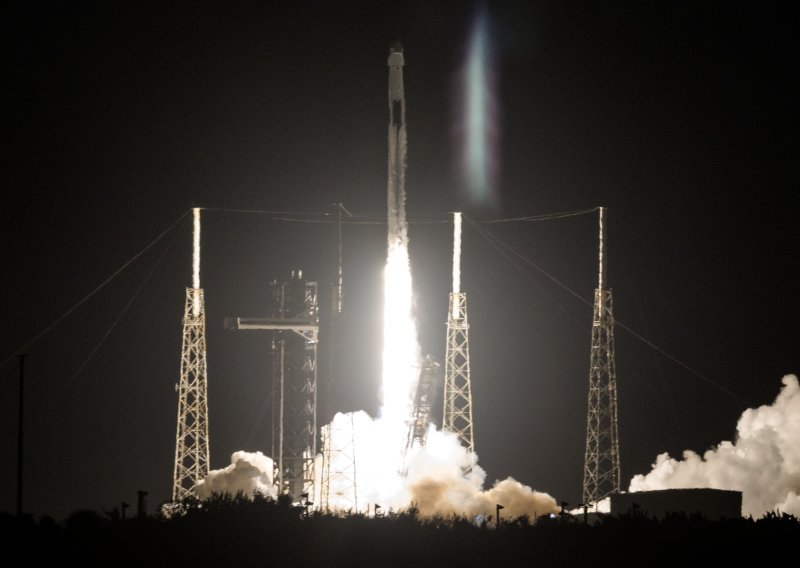 Daje li američka vojska SpaceX-u prevelike ovlasti?