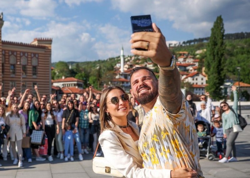 Ljudi vrište od smijeha: Kristijan Iličić u Kini 'pojeo' vlak