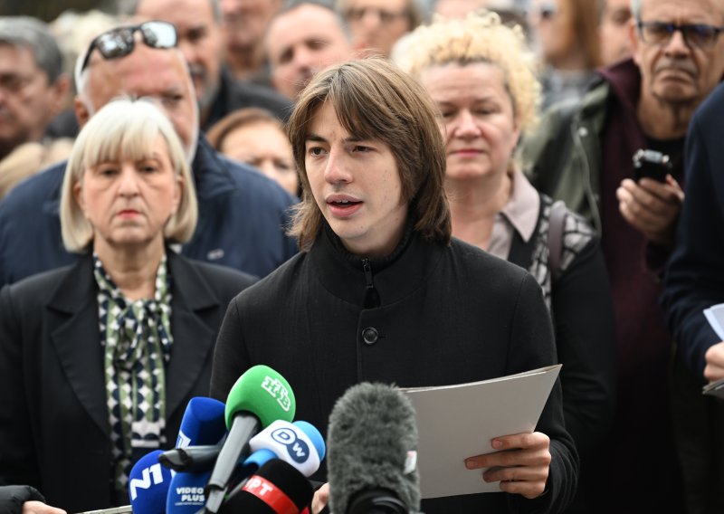 Studenti povukli prvi veliki potez, Vučićevi ljudi na udaru