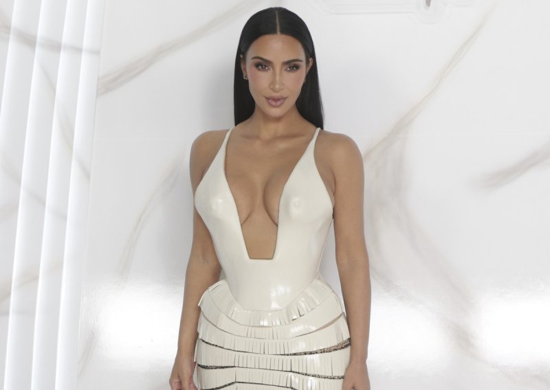 Od Rima do Meksika, Kim Kardashian ima jasnu modnu formulu: Što odvažnije, to bolje