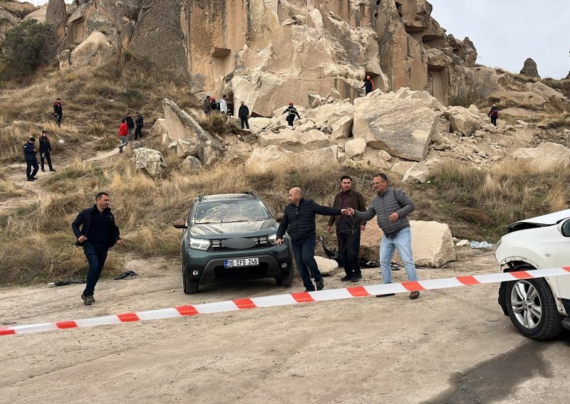 VIDEO Urušila se kamena formacija u Kapadokiji, poginule dvije osobe