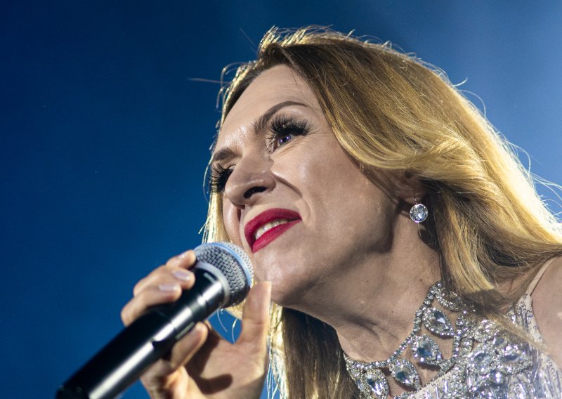 Emilija Kokić raznježila pratitelje čestitkom za mamin 88. rođendan: 'Pa kud prije?'
