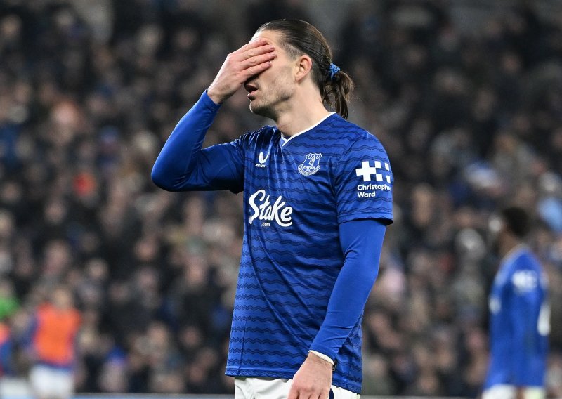 Nestašni Grealish ponovno u problemima: Klub ga kaznio, a trener poslao jasnu poruku