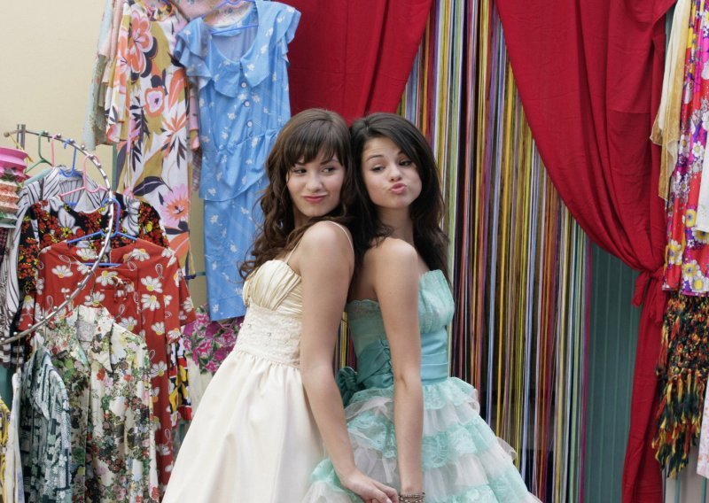 Selena Gomez i Demi Lovato ponovno zajedno: Jedna kampanja vratila obožavatelje u njihove tinejdžerske dane