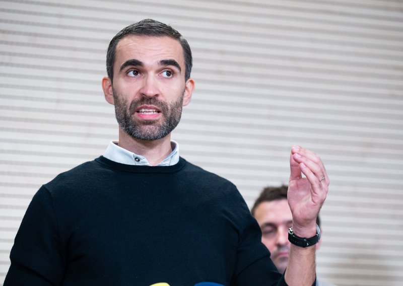Kroflin: Poruka ministra je bezobrazna. Gdje se može jesti za jedan euro!? Možda u Saboru