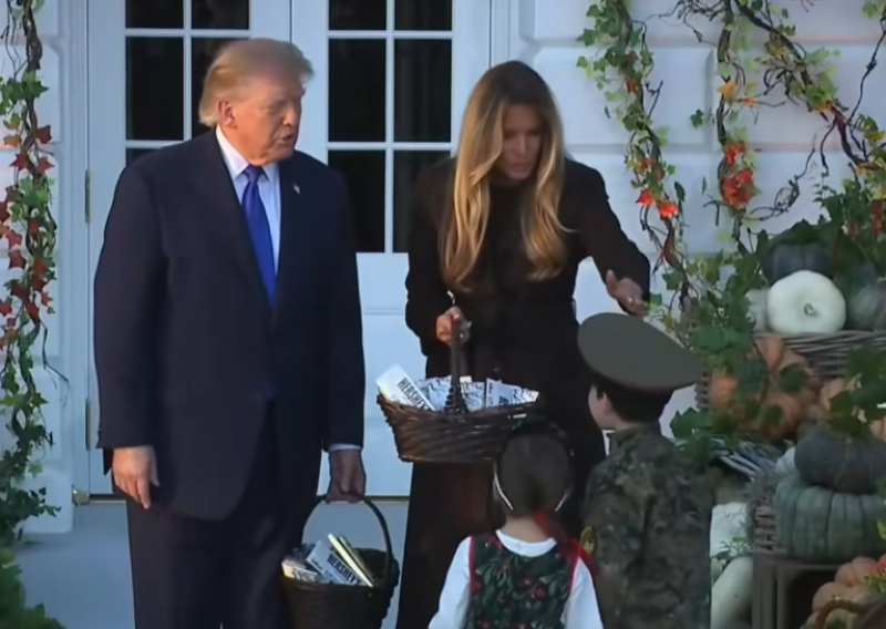 VIDEO Trumpovi dijelili slatkiše, a onda je jedan dječak iznenadio sve