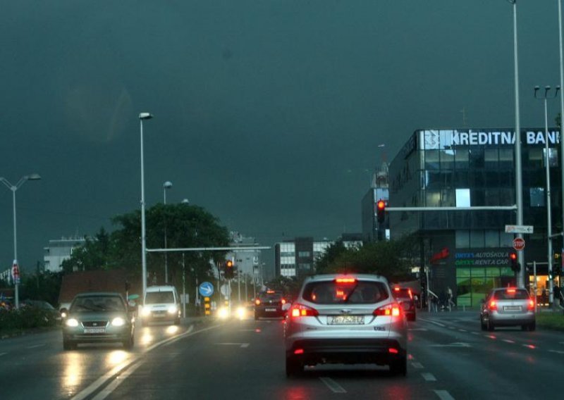 Zbog jakog nevremena bilo zatvoreno nebo iznad Hrvatske