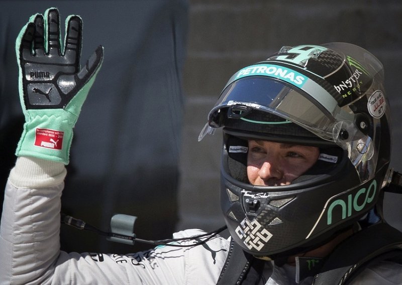 Rosbergu 'pole-position', a najveći konkurent odmah uz njega