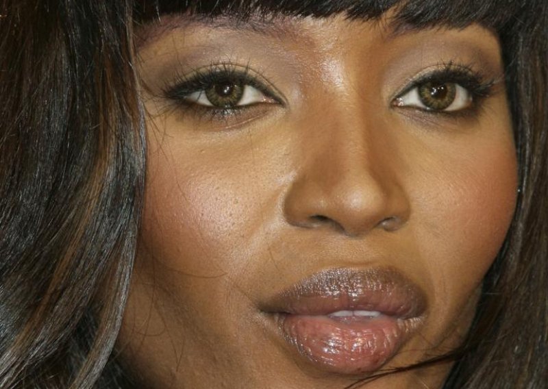 Naomi Campbell rasplakala se na televiziji