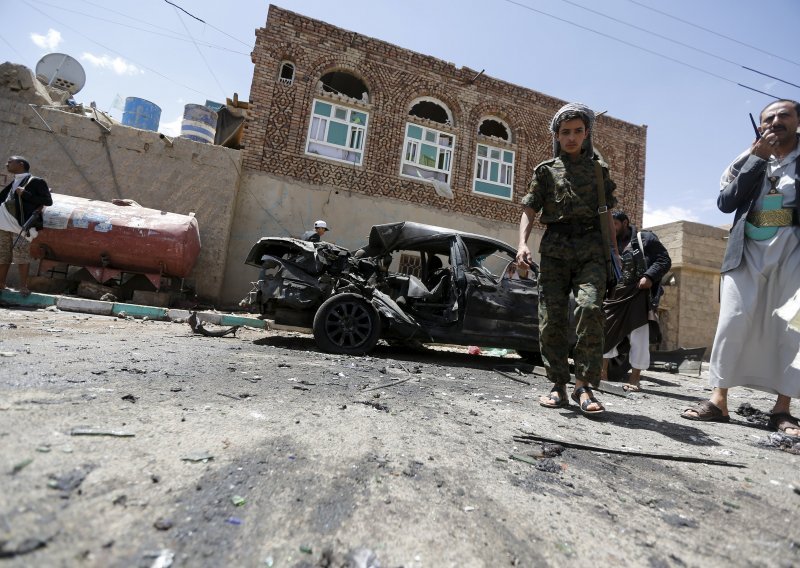 Al Kaida istjerana iz grada na jugu Jemena