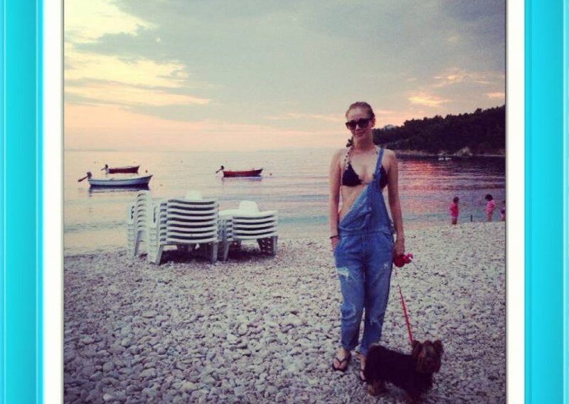 Ovako Jelena Rozga uživa na plaži s najdražim