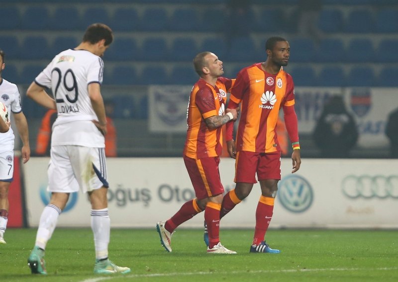 Turska liga ide dalje, Galatasaray pobjegao Biliću