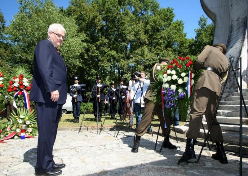 Josipovic: Time to cease practicing "virtual anti-fascism"