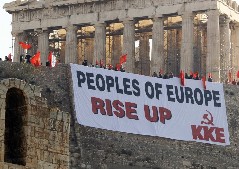 Grci kaznili dvije vodeće stranke