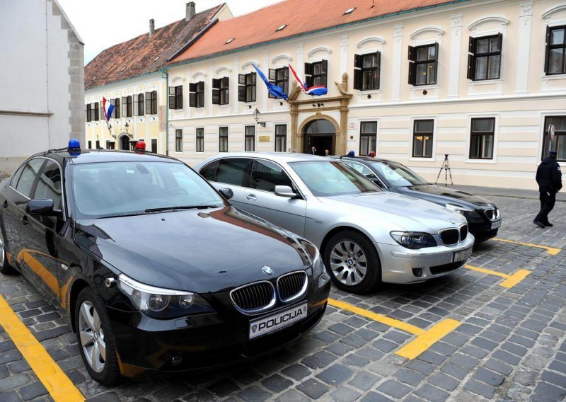 Država obnavlja vozni park; kupuju se 393 automobila