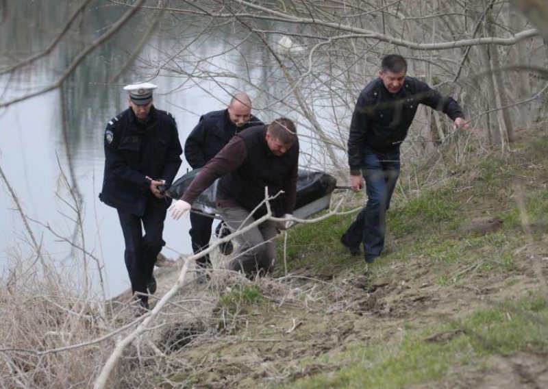 U Savi pronađena polovica leša