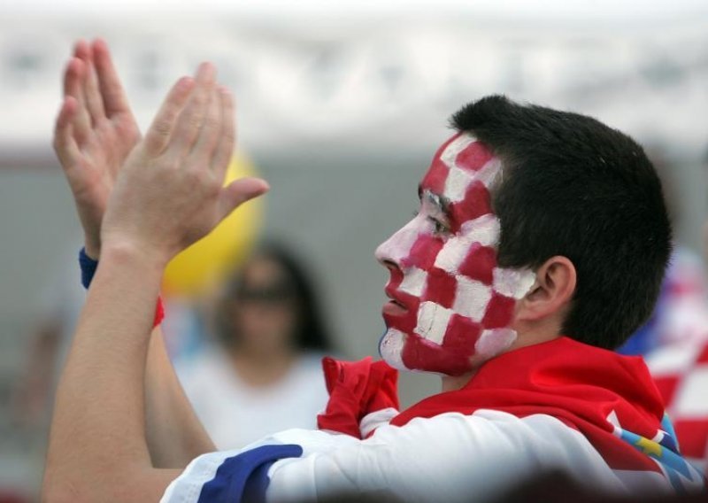 Tražimo hitno osnivanje vlade nacionalnog spasa!