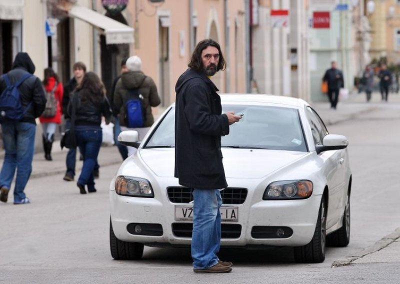 Čehoku i ekipi produljen zatvor na još dva mjeseca