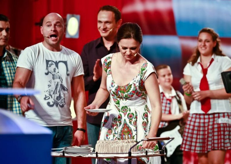 Ninu Badrić rasplakala rođendanska torta
