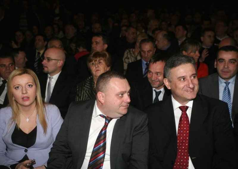 Karamarko se ne slaže s izjavom o 'nenormalnima', ali 'ne bi zamjerio'