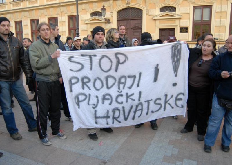 'Ne smijemo biti ovce koje će Vlada šišati!'