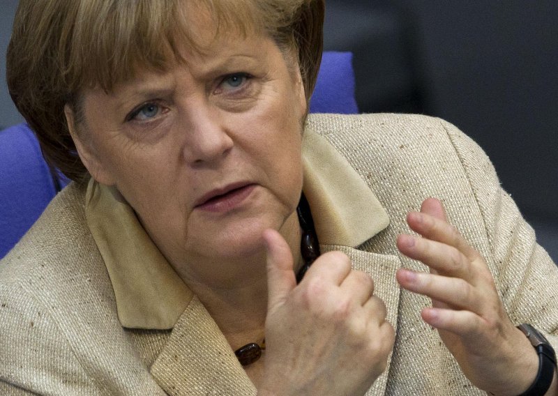 Merkel: Euro je više od valute