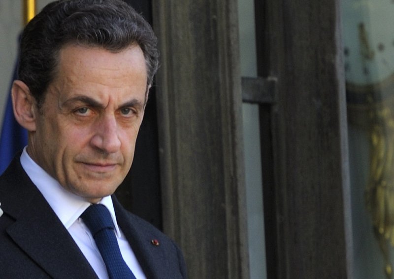 Sarkozy seli u London zbog poreza?
