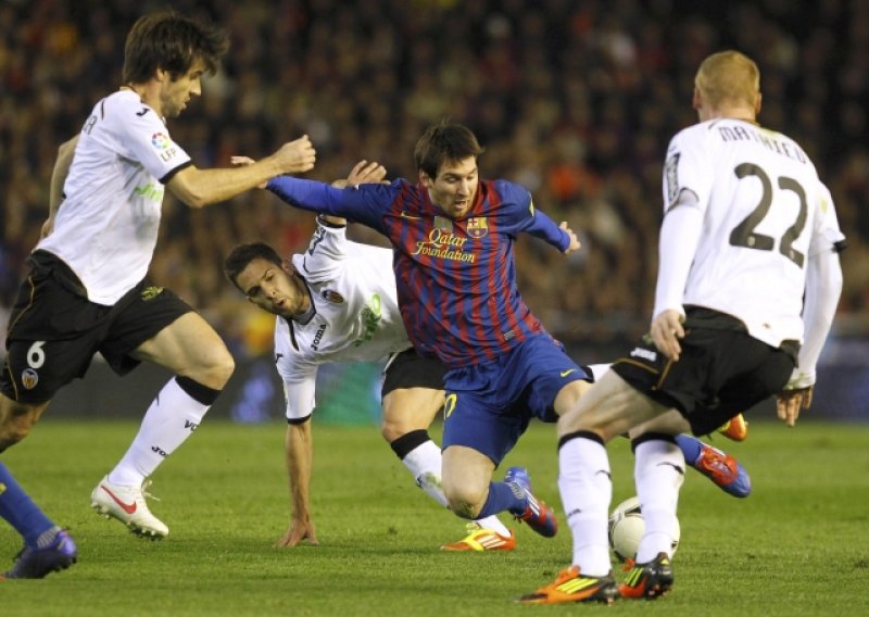 Barci remi na Mestalli, Messi nije zabio penal