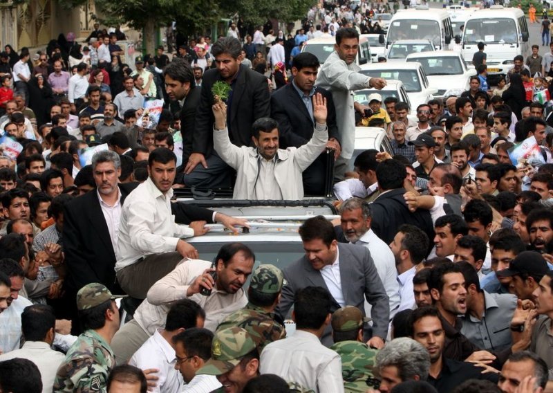 Eksplozija kraj Ahmadinedžadova konvoja